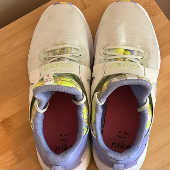 NIKE Women’s AIR MAX Bella TR 5 PRM Sneaker, Size 7 - Picture 5 of 12